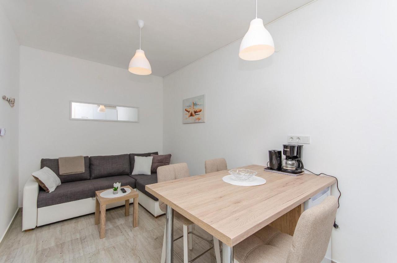 Apartments And Rooms Mare Vodice Exterior photo
